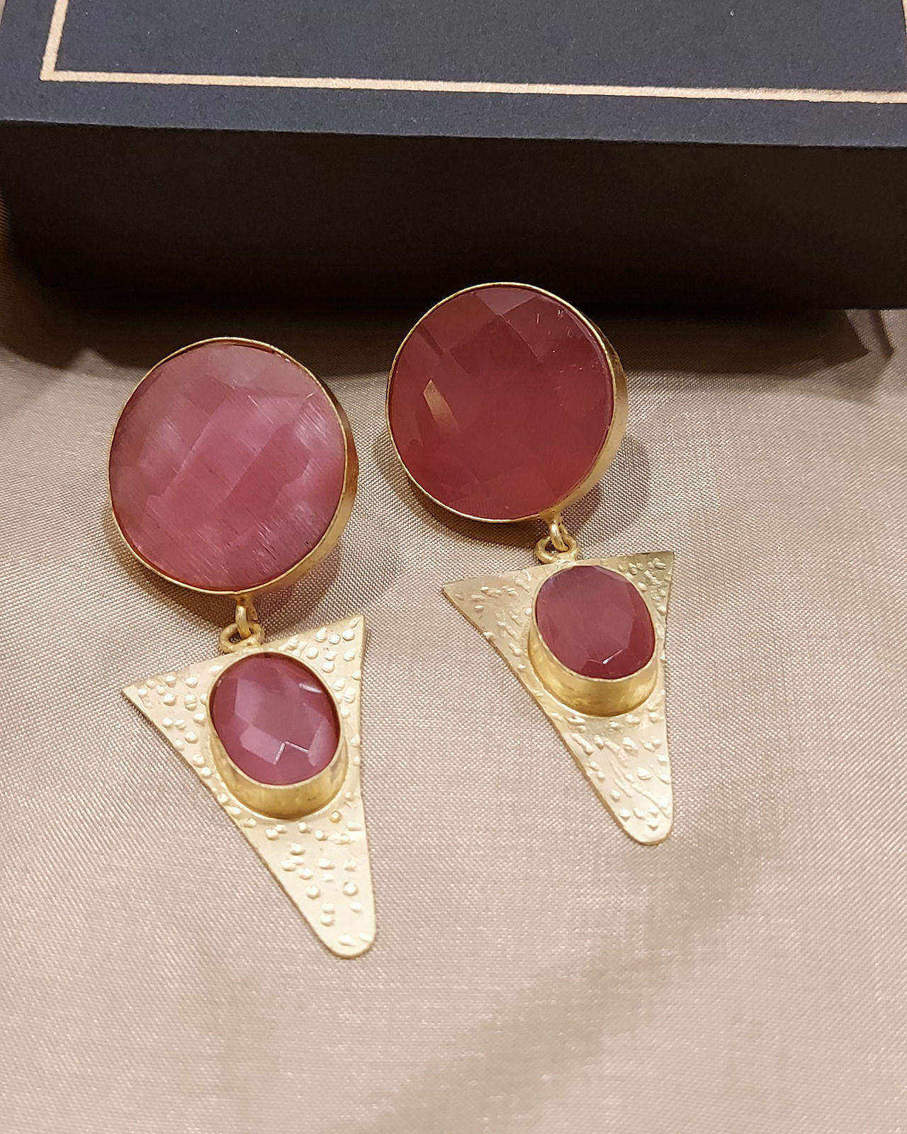Earrings-for-women-handcrafted-by-Ritika-Goel-all-metal-22K-GOLD-earring-jewelery-Shenaro_Lifestyle-RGE0206-2