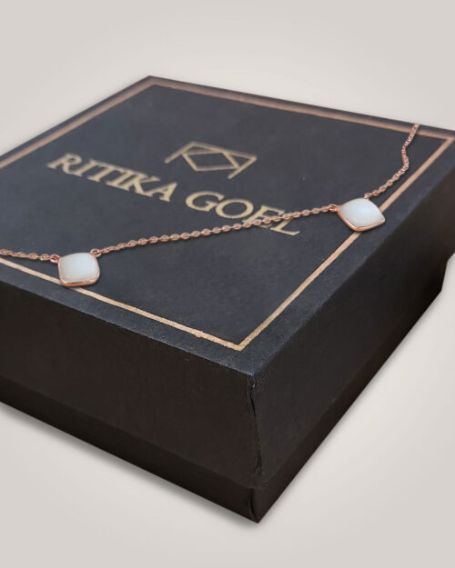 Women-jewellery-handcrafted-by-Ritika-Goel-all-metal-22K-GOLD-neckpiece-jewelery-Shenaro_Lifestyle-RGN0102MOP-1