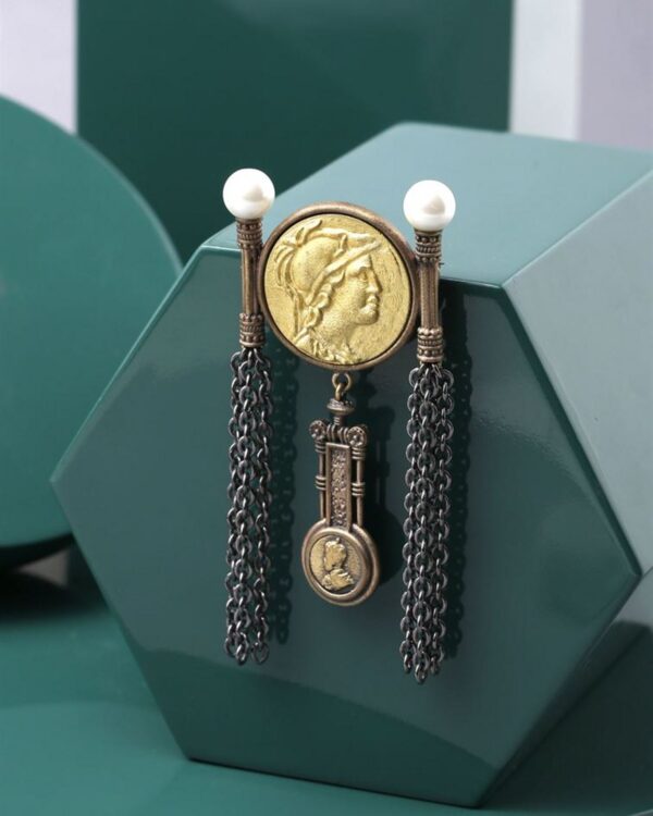 Enhance Your Style With Cosa Nostraa’S Male Brooches Collection