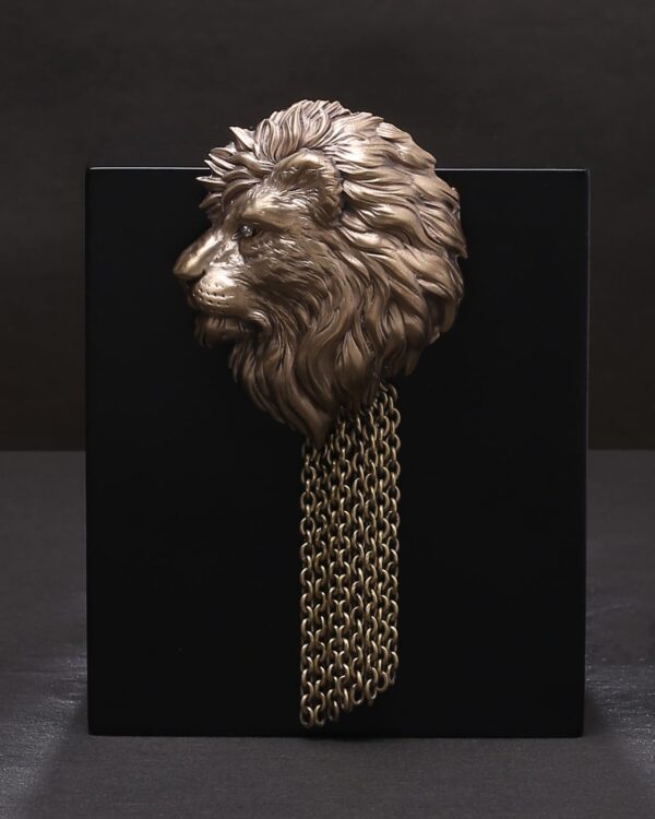 Cosa Nostraa’S Exclusively Curated Lion Brooch Accessories