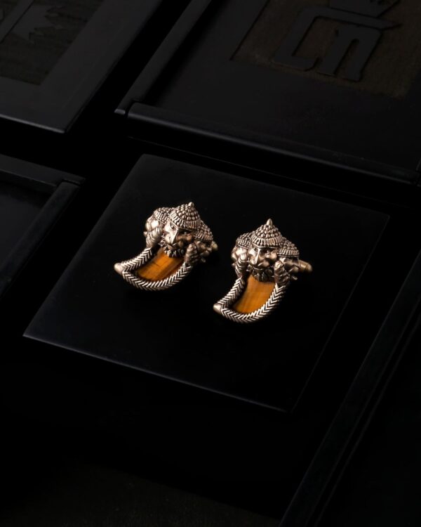 Cosa Nostraa : Elevate Your Style With Our Exquisite Lion Head Cufflinks Set