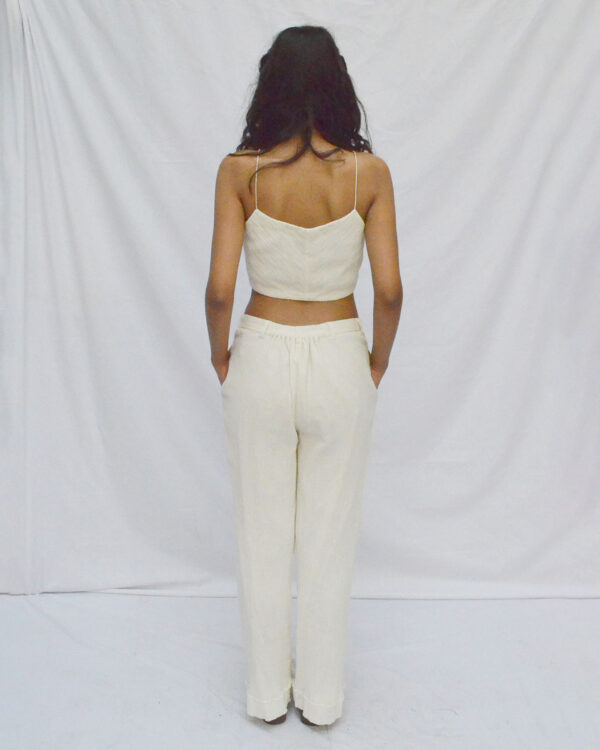 Ahmev’s Crinkled Cotton Cigarette Pants: Timeless Style for Any Occasion