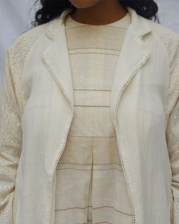 Ahmev’s Ivory Color Jacket: A Chic Addition to Your Wardrobe