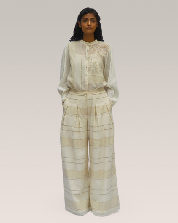Ahmev’s Wide Leg Pleated Pants: A Chic and Comfortable Choice